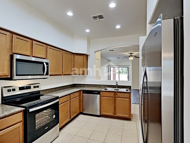 Building Photo - 298 E Calle Puente Lindo