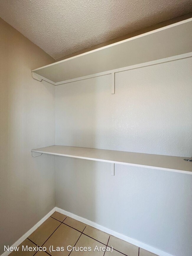 Building Photo - 2 br, 1 bath House - 917 Mesilla Dr.