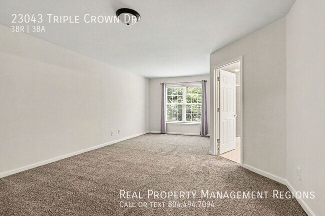 Building Photo - 23043 Triple Crown Dr