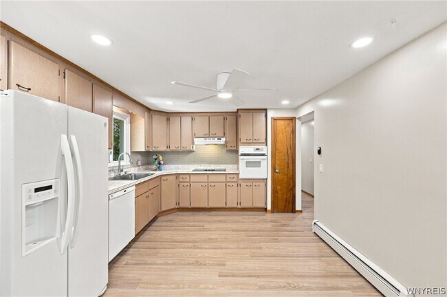 Building Photo - 35 Tomcyn Dr