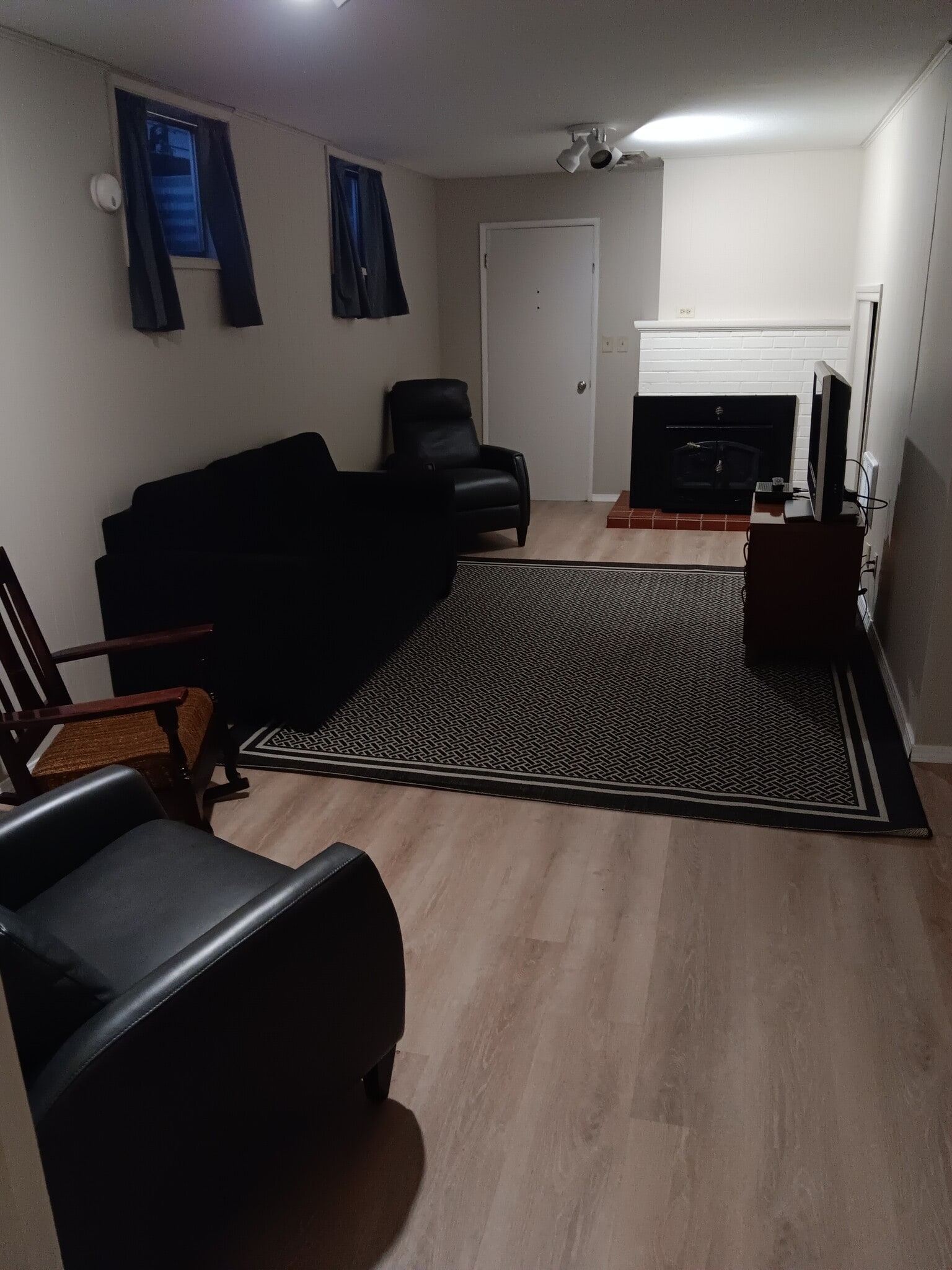 Building Photo - 604 Bel Aire Ave