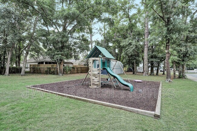Building Photo - 10825 Key Haven Blvd