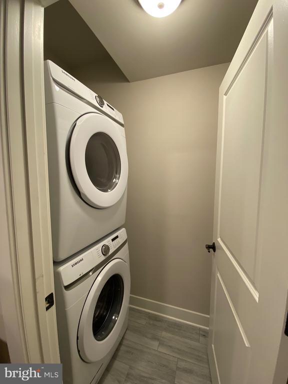 Building Photo - 2233 N Underwood St