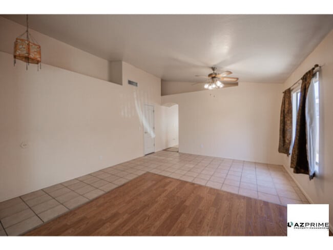 Building Photo - Beautiful 3/2 Gilbert House with Vaulted C...