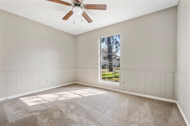 Building Photo - 4106 Cypress Hill Dr