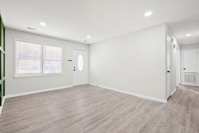 Building Photo - Four Bedroom Brick home in Sangaree
