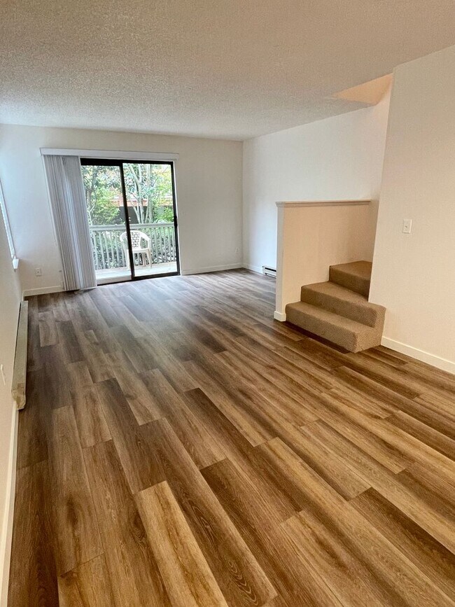 Building Photo - Fully updated/renovated unit NO GARAGE 1 B...