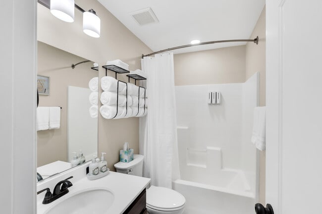 Building Photo - 84131 Azzura Way