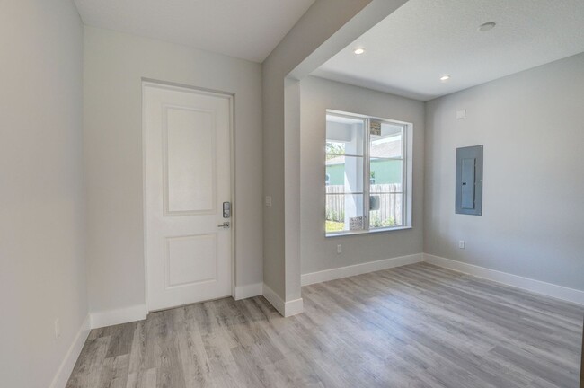 Building Photo - Modern 3/2 Home w/ garage for Rent- Delray...