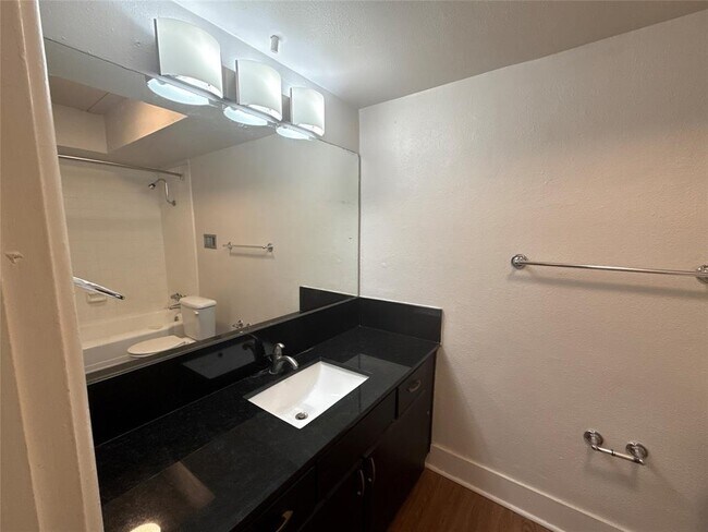 Building Photo - 5400 Memorial Dr