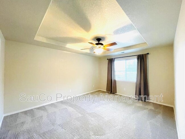 Building Photo - 1816 SE Water Lily St