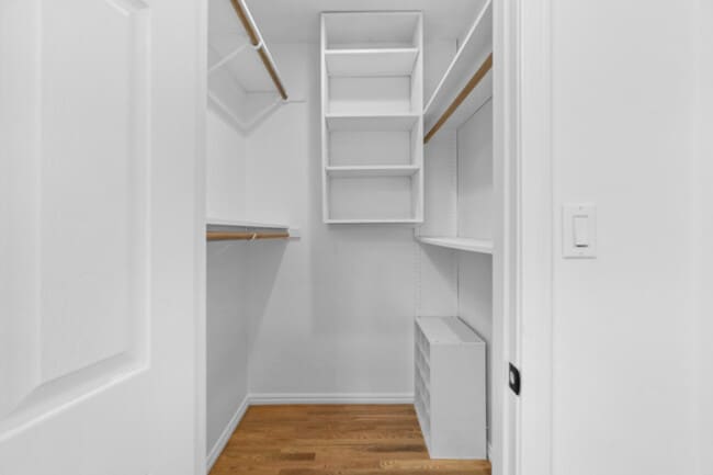 closet - 8643 Clifton Way