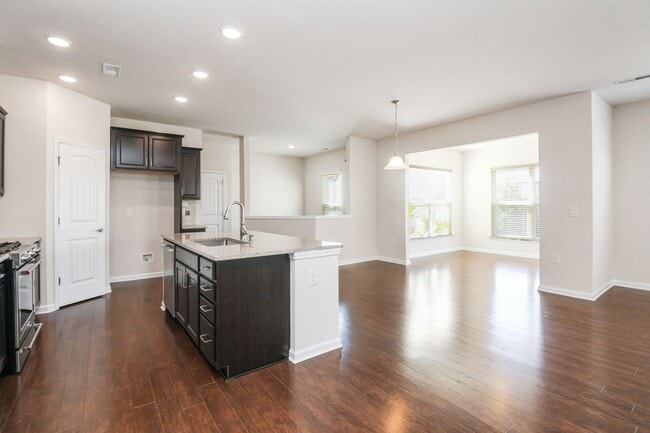 Building Photo - Stunning 4BD, 3BA Cary Home in Prime Locat...