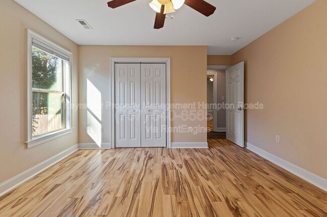 Building Photo - 9515 15th Bay St