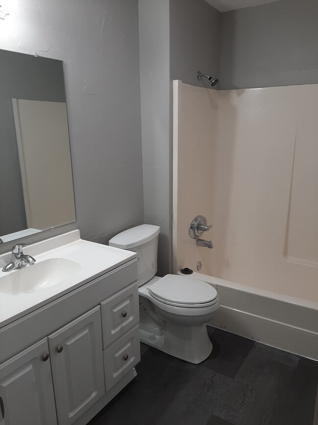 Building Photo - 2 S West St