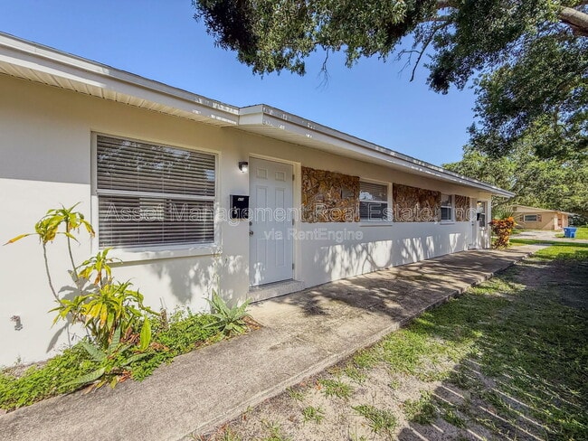 Building Photo - 474 93rd Ave N