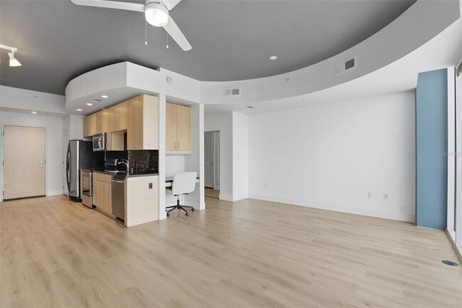 Building Photo - 155 S Court Ave