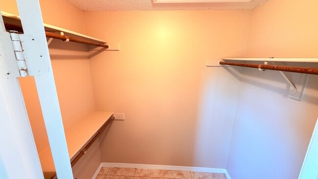 Building Photo - Cozy 2 BR / 2 BA Duplex