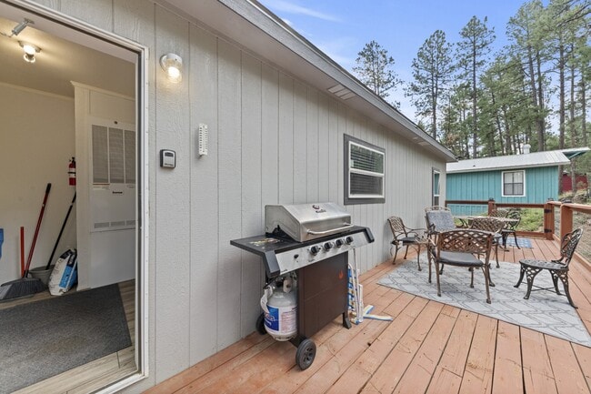 Building Photo - 109 Mountain Dr