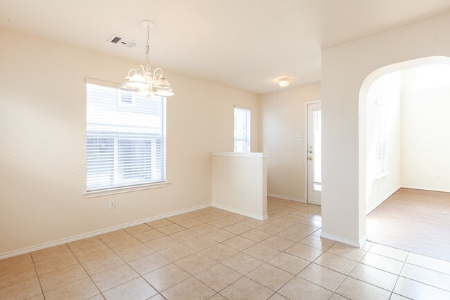 Building Photo - 4 bedroom Two Story Home in Plum Creek