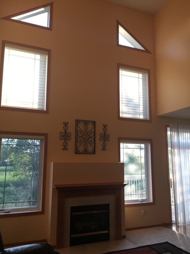 Building Photo - 5039 Archer Ln N