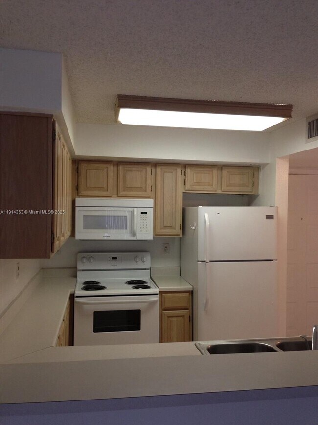 Building Photo - 1280 S Alhambra Cir