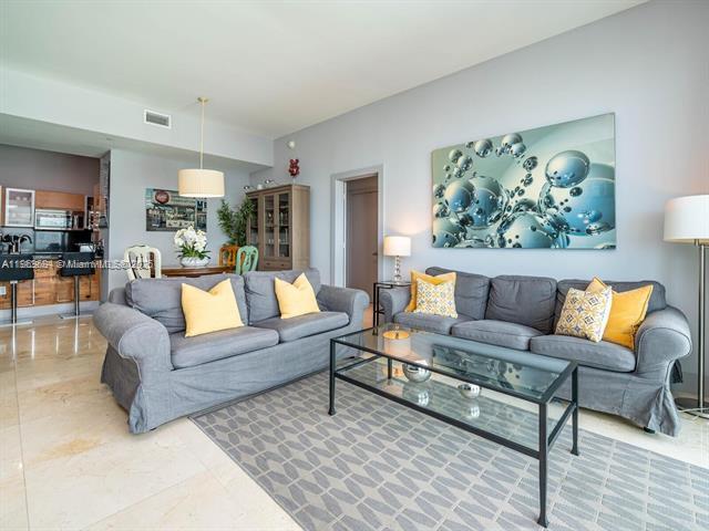 Building Photo - 950 Brickell Bay Dr