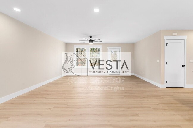 Building Photo - 9 Silent Pl