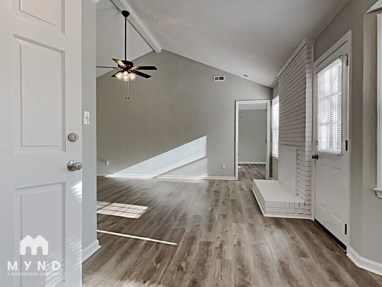 Building Photo - 1300 Newfound Hollow Dr