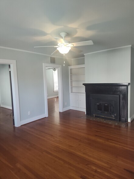 Building Photo - 1805 E Cervantes St