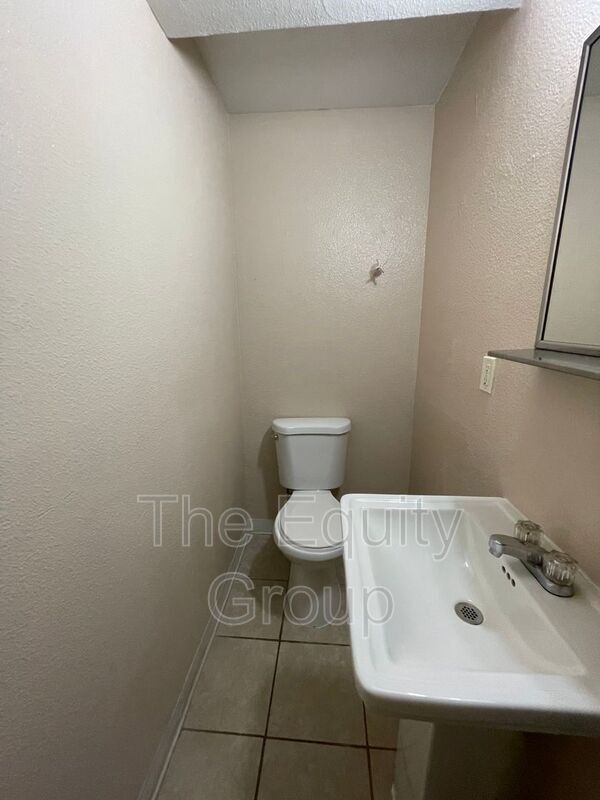 Building Photo - 32606 Rd 124