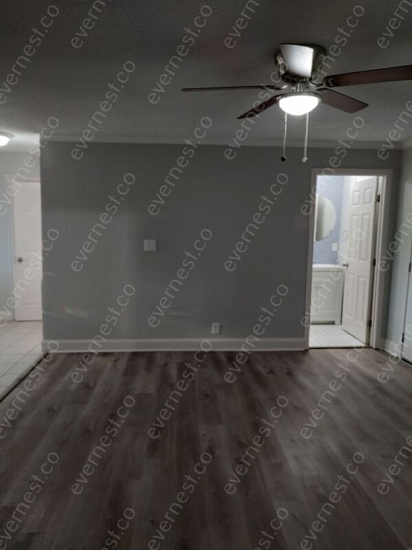 Building Photo - 916 Dorton Ln