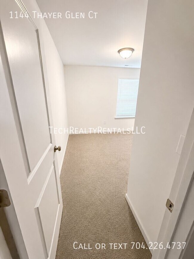 Building Photo - 1144 Thayer Gln Ct