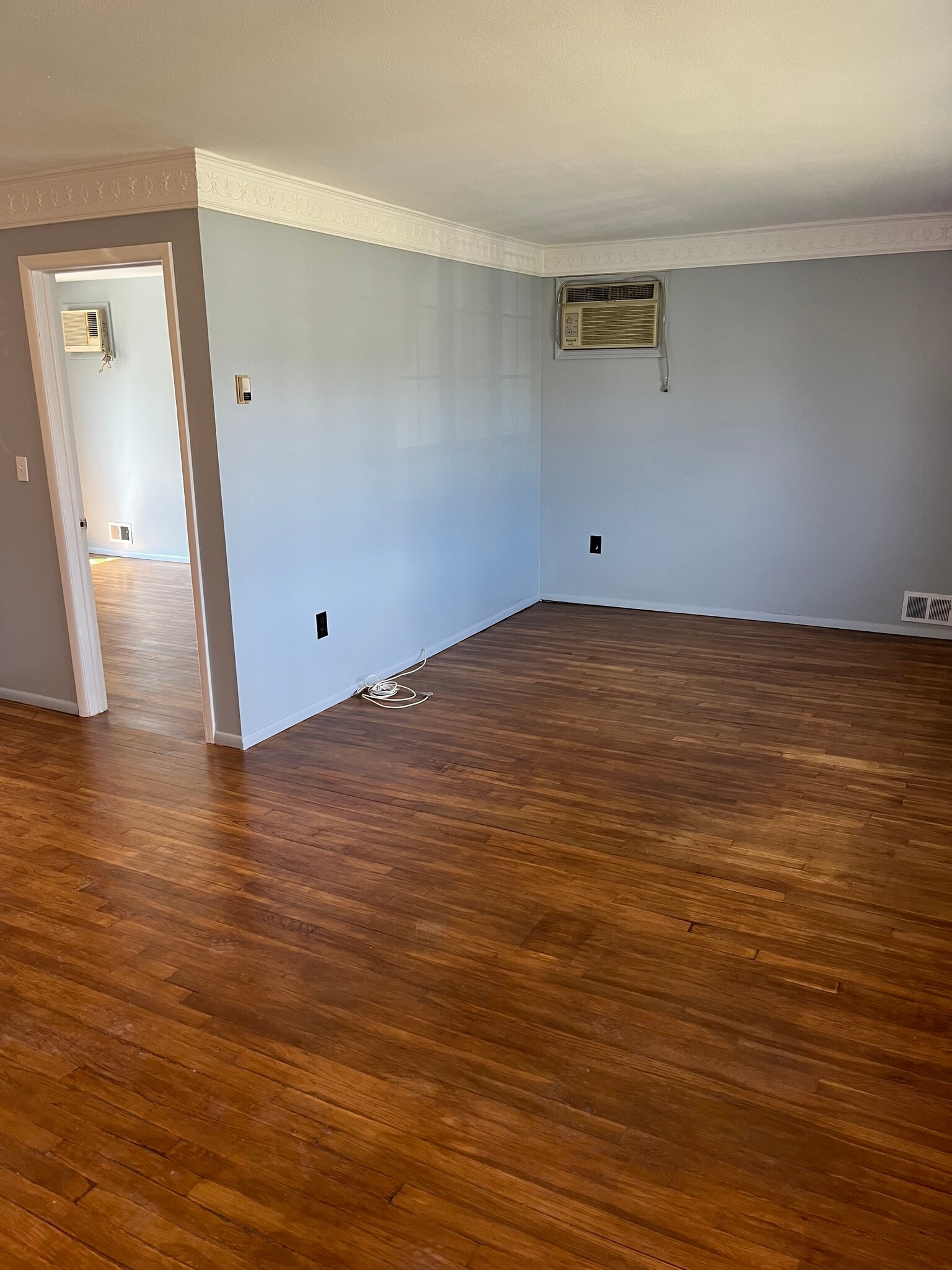 Building Photo - 96 Renwick Ave