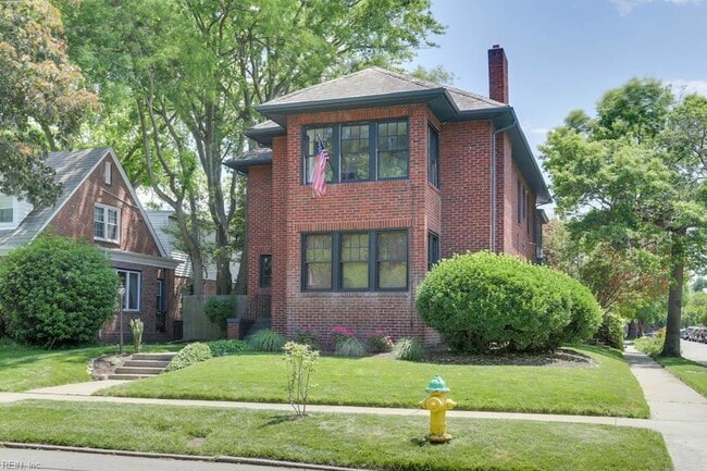Building Photo - 1700 Claremont Ave