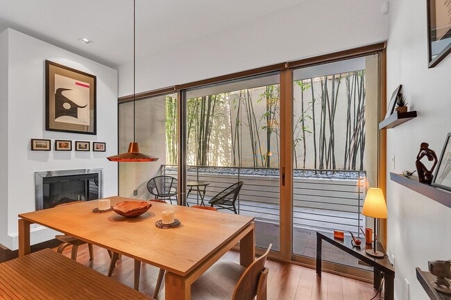 Building Photo - Hollywood Luxury Condo — 2 Beds • 2.5 Bath...