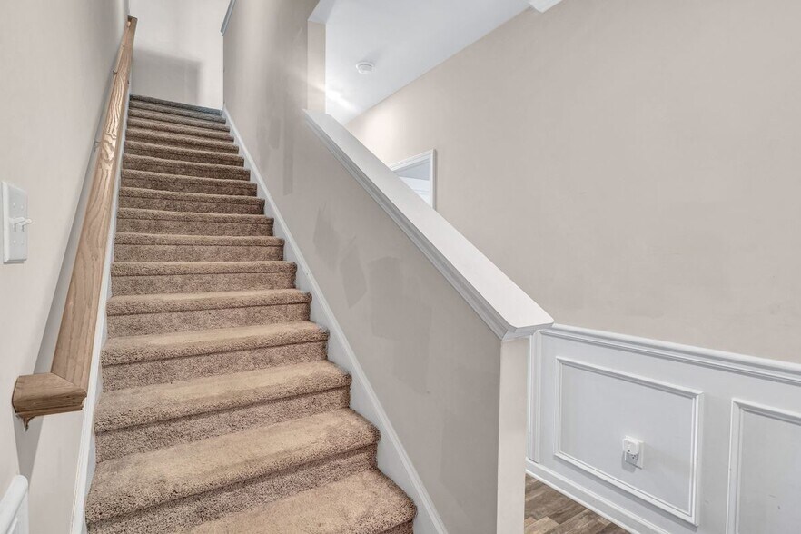 Building Photo - 585 McWilliams Rd SE