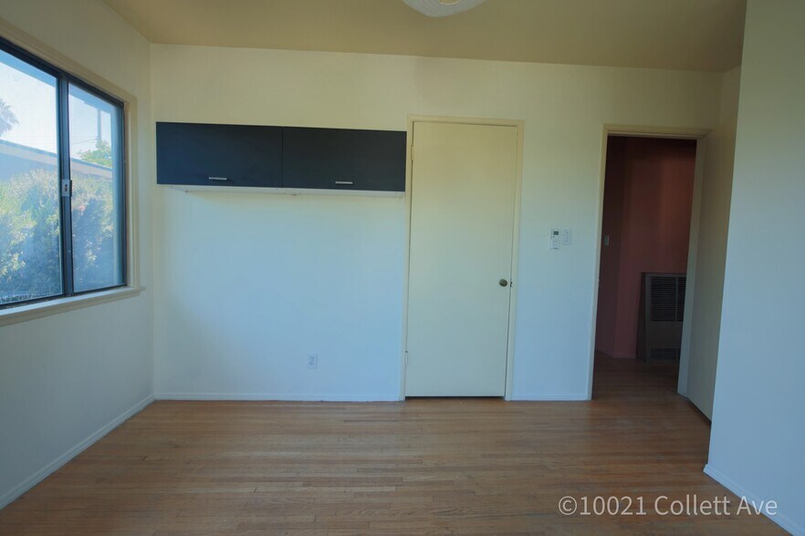 Building Photo - 10021 Collett Ave