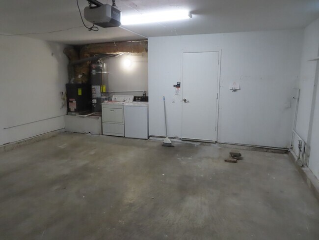 Building Photo - 2160 Leighton Ct
