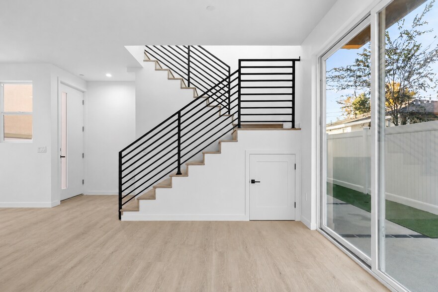 Building Photo - 8730 Etiwanda Ave