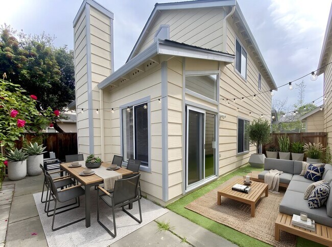 Building Photo - Modern 3BR Home in Nantucket Cove with Dual Suites & Prime Commuter Access