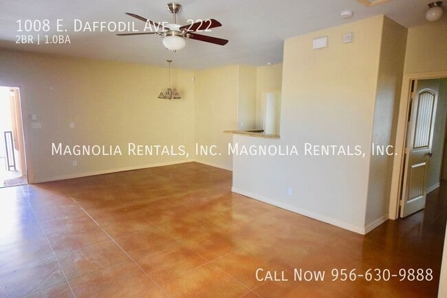 Building Photo - 1008 E Daffodil Ave