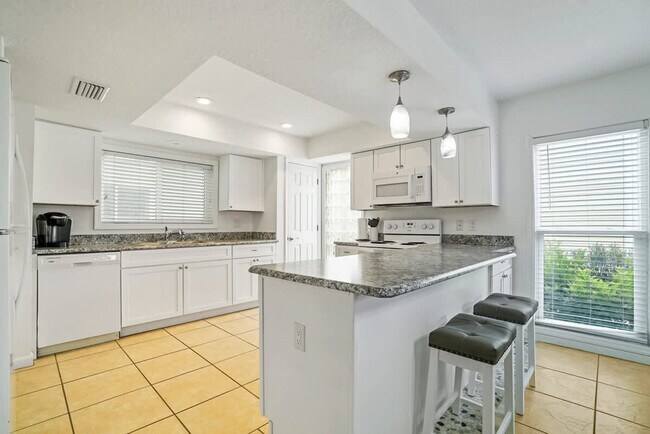 Building Photo - 6301 A1A S