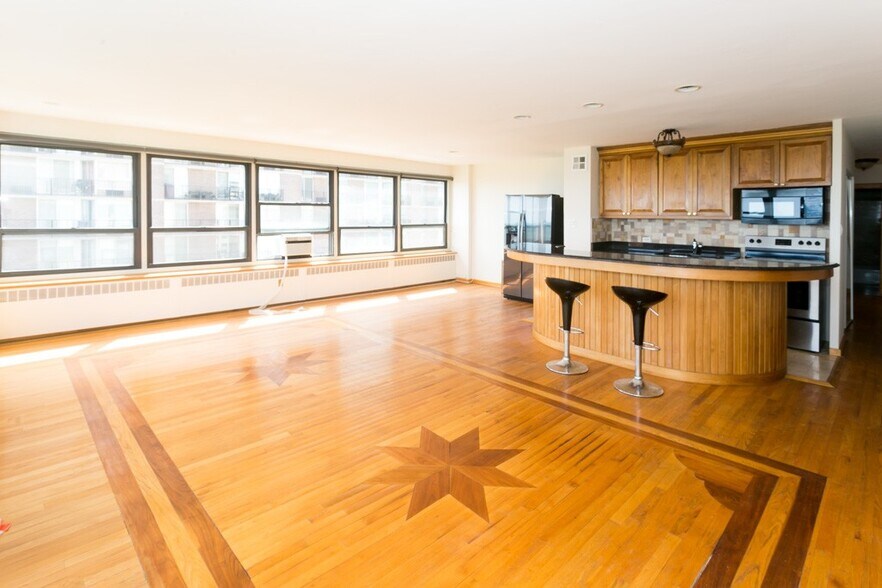 Building Photo - 4180 N Marine Dr