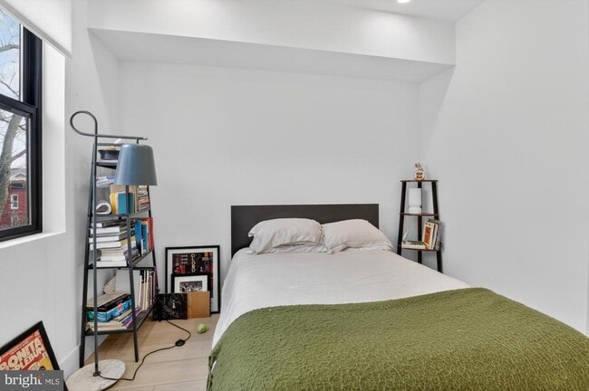 Building Photo - 2007 Cambridge St