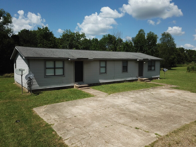 Building Photo - 8123 Sanderson Ln