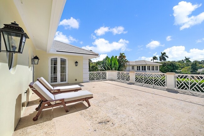 Building Photo - 210 Emerald Ln