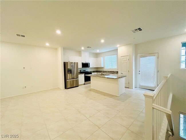 Building Photo - 1163 Heliodor Ave