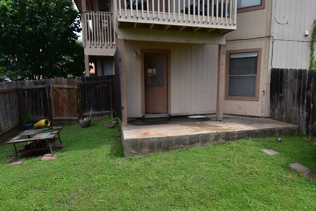 Building Photo - Four Plex