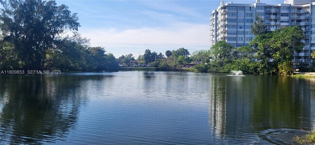 Building Photo - 1300 NE Miami Gardens Dr